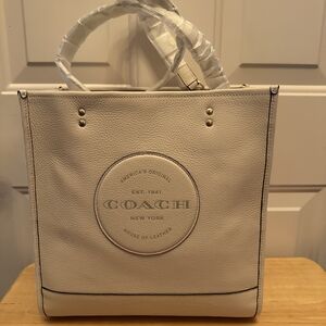 Coach White Leather Tote Bag Gently Used Small Tote Length 9, Inches, 8w